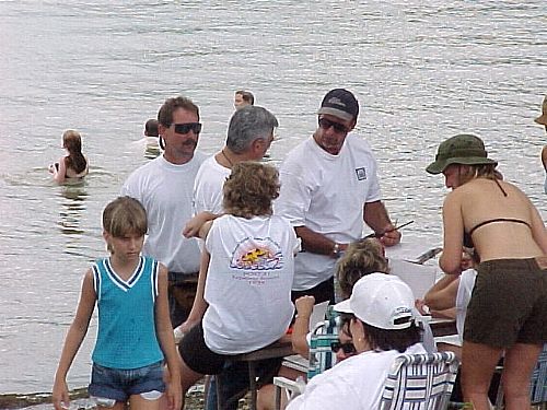 Regatta12.jpg (56772 bytes)